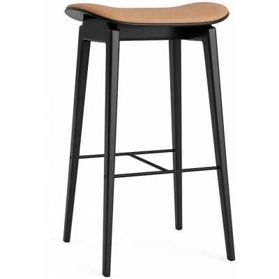 Norr11 - NY11 Thekenstuhl mit Sitzpolsterung Schwarz | Camel 21004 (Dunes)