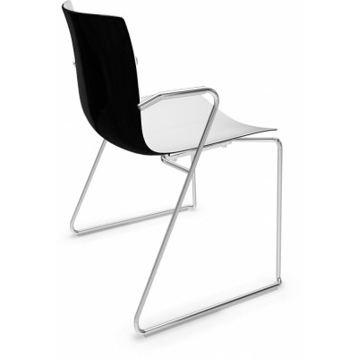 Arper - Catifa 46 0287 Armlehnen-Kufenstuhl zweifarbig Weiß-Schwarz