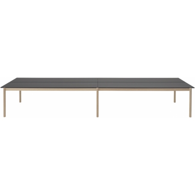 Muuto - Linear System Tisch 110 cm Configuration 2 Schwarzes Nanolaminat/ Eiche