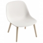 Muuto - Fiber Lounge Chair mit Holzgestell Weiß / Eiche