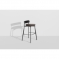 Petite Friture - Fromme Wood Barhocker H75 gepolstert Schwarz / Rohi Shake