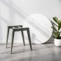 TIPTOE - New Modern Tisch rund Recycelter Kunststoff | Eucalyptus Grey