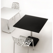 Fast - Tonik / Cross Tisch Indoor 70 x 70 cm | Taupe | Schwarz